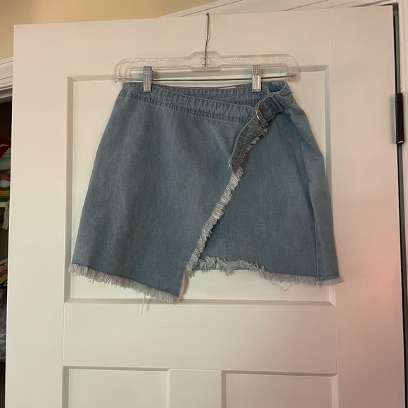 BELMONT SHORE LIGHT WASH WRAP SKIRT - Picture 2 of 3